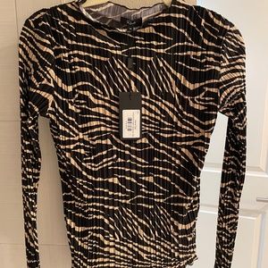 Rails NWT XS Black and Cream Animal Stripe Crinkle Top